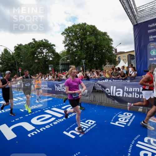 29.06.2025 - hella hamburg halbmarathon Zöllner http://msf.ph/oto/8410924 29.06.2025 10:45:17 Ziel 2188, 6054, 6375, 6575, 6819, 7087, 9302, 10064, 12783, 15563, 15636, 15651, 15741, 15760, 16513, 16685, 17120, 17960, 18346, 18718 meine-sportfotos.de