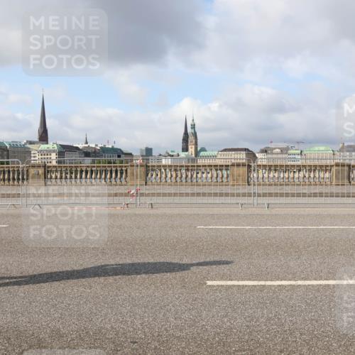 29.06.2025 - hella hamburg halbmarathon Lena Gebhardt http://msf.ph/oto/8410957 29.06.2025 08:55:19 Lombardsbrücke  meine-sportfotos.de