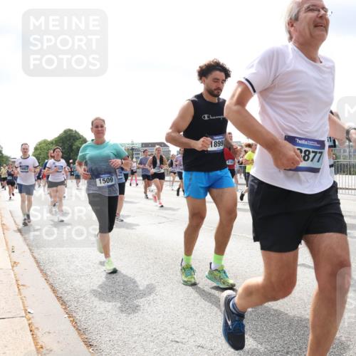 29.06.2025 - hella hamburg halbmarathon Lena Gebhardt http://msf.ph/oto/8410995 29.06.2025 10:41:48 Lombardsbrücke 19057, 1509, 1899, 8162, 877, 1039, 1314, 1509, 1536, 1542, 1623, 1648, 1712, 2145, 2153, 2258, 3326, 3344, 3459, 3460, 3568, 3623, 4415, 4541, 4610, 4735, 4736, 4787, 5432, 5928, 5942, 6136, 6137, 6153, 6250, 6320, 6430, 6436, 6450, 6618, 6793, 6837, 6846, 6894, 7022, 7023, 7477, 7955, 7968, 8004, 8162, 8163, 8300, 8301, 8443, 8586, 8848, 8897, 8908, 9223, 9467, 9588, 10181, 10348, 10483, 10623, 11011, 11166 meine-sportfotos.de