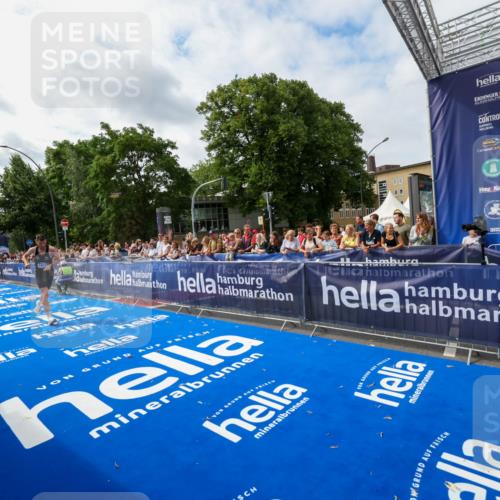 29.06.2025 - hella hamburg halbmarathon Zöllner http://msf.ph/oto/8411092 29.06.2025 10:21:25 Ziel 14933 meine-sportfotos.de