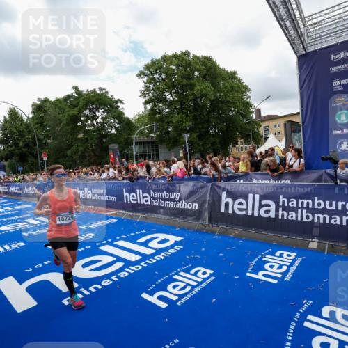 29.06.2025 - hella hamburg halbmarathon Zöllner http://msf.ph/oto/8411132 29.06.2025 10:45:36 Ziel 2138, 2415, 5623, 6831, 8374, 8668, 11291, 11495, 12154, 14062, 15666, 16725, 18878 meine-sportfotos.de
