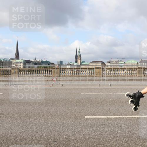 29.06.2025 - hella hamburg halbmarathon Lena Gebhardt http://msf.ph/oto/8411224 29.06.2025 08:55:19 Lombardsbrücke 156, 156 meine-sportfotos.de