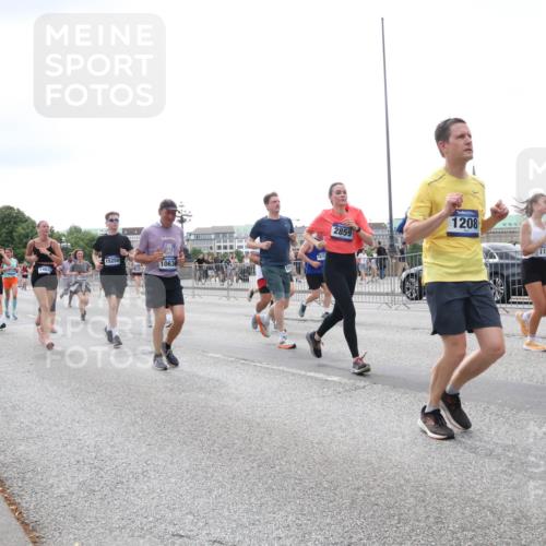 29.06.2025 - hella hamburg halbmarathon Lena Gebhardt http://msf.ph/oto/8411268 29.06.2025 10:51:06 Lombardsbrücke 15250, 14010, 8200, 10636, 2859, 1208, 11577, 1129, 1203, 1208, 1404, 1478, 1617, 1930, 2200, 2202, 2358, 2380, 2859, 3184, 3229, 3647, 3838, 3934, 4156, 4642, 4652, 4695, 4713, 4771, 4848, 4920, 5286, 5289, 5357, 5530, 6178, 6961, 7012, 7133, 7141, 7161, 7770, 7771, 7825, 7938, 8040, 8200, 8410, 8672, 8779, 8833, 8986, 9096, 9166, 9167, 9168, 9933, 10029, 10437, 10552, 10614, 10636, 11034, 11052, 11252, 11577, 12392, 12393, 14534, 15416 meine-sportfotos.de