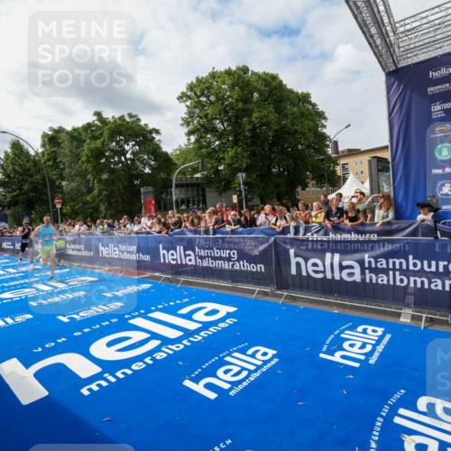 29.06.2025 - hella hamburg halbmarathon Zöllner http://msf.ph/oto/8411295 29.06.2025 10:21:44 Ziel 6559, 11965 meine-sportfotos.de