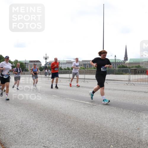 29.06.2025 - hella hamburg halbmarathon Lena Gebhardt http://msf.ph/oto/8411342 29.06.2025 10:25:23 Lombardsbrücke 16421, 9927, 1627, 3920, 1093, 1627, 1740, 2000, 2278, 3343, 3920, 3961, 3963, 4008, 4010, 5028, 5564, 5814, 6869, 7778, 8083, 8962, 9573, 9811, 9927, 10845, 10846, 11157, 11400, 11662, 11921, 13510, 13653, 13842, 14086, 14649, 14936, 15016, 15119, 15153, 15283, 15679, 15942, 16421, 16422, 17185, 17954, 18194, 18198 meine-sportfotos.de
