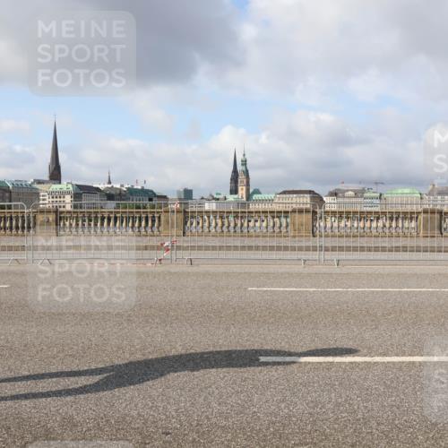 29.06.2025 - hella hamburg halbmarathon Lena Gebhardt http://msf.ph/oto/8411375 29.06.2025 08:55:27 Lombardsbrücke 69 meine-sportfotos.de