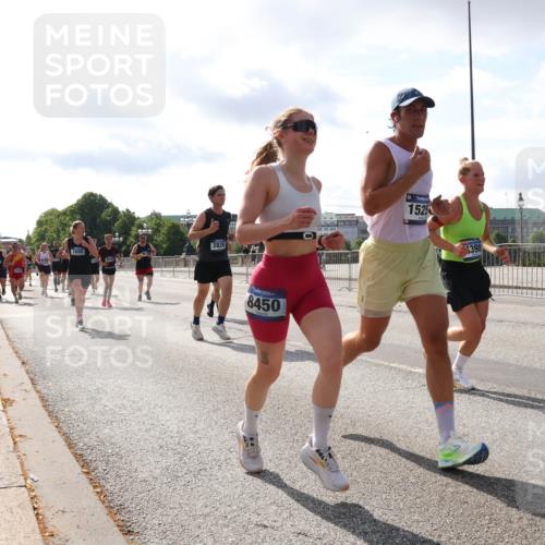 29.06.2025 - hella hamburg halbmarathon Lena Gebhardt http://msf.ph/oto/8411397 29.06.2025 09:50:21 Lombardsbrücke 2826, 8450, 1525, 398, 66666, 1209, 1358, 1615, 1675, 1688, 1697, 1700, 1800, 1803, 1882, 2415, 2568, 2675, 2719, 2826, 3332, 3530, 4205, 4229, 4380, 4398, 4528, 4823, 5248, 5409, 5436, 5472, 5508, 5745, 5791, 5803, 6123, 6458, 6529, 6649, 6682, 6704, 7026, 7495, 7774, 8450, 8629, 8925, 8958, 9017, 9116, 9294, 9302, 9365, 9711, 9979, 10218, 10894, 10922, 11281, 11379, 11767, 12292, 12327, 12540, 12554, 12895, 13457, 13725, 14560 meine-sportfotos.de