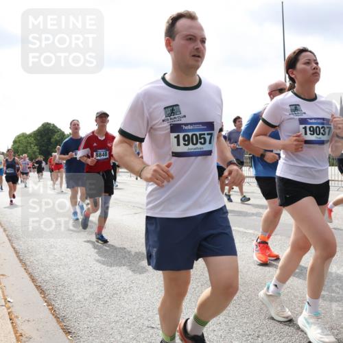 29.06.2025 - hella hamburg halbmarathon Lena Gebhardt http://msf.ph/oto/8411440 29.06.2025 10:41:50 Lombardsbrücke 16364, 8848, 19057, 19037, 11255, 478, 1039, 1314, 1509, 1536, 1542, 1623, 1648, 1712, 1752, 2145, 2153, 2258, 2523, 2974, 3276, 3326, 3344, 3459, 3460, 3568, 3623, 4329, 4415, 4541, 4610, 4735, 4736, 4787, 5432, 5671, 5942, 6136, 6137, 6153, 6250, 6320, 6430, 6436, 6450, 6618, 6793, 6837, 6846, 6894, 7022, 7023, 7477, 7955, 7968, 8004, 8162, 8163, 8300, 8301, 8443, 8848, 8897, 8908, 9008, 9223, 9467, 9588, 10027, 10348, 10483, 10623, 11011, 11166 meine-sportfotos.de