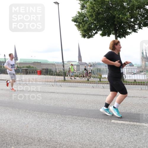 29.06.2025 - hella hamburg halbmarathon Lena Gebhardt http://msf.ph/oto/8411443 29.06.2025 10:25:24 Lombardsbrücke 9921, 5814, 1093, 1305, 1627, 1740, 2000, 2278, 3343, 3920, 3961, 3963, 5028, 5564, 5814, 6869, 7778, 8083, 8962, 9573, 9811, 9927, 10845, 10846, 11157, 11400, 11662, 11921, 13510, 13653, 13842, 14086, 14649, 14936, 15016, 15119, 15153, 15283, 15679, 15942, 16421, 16422, 17185, 17954, 18194, 18198 meine-sportfotos.de