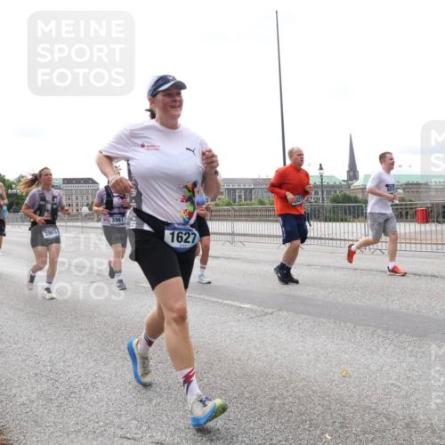 29.06.2025 - hella hamburg halbmarathon Lena Gebhardt http://msf.ph/oto/8411464 29.06.2025 10:25:24 Lombardsbrücke 1642, 11921, 16421, 3961, 3963, 1627, 1093, 1305, 1627, 1740, 2000, 2278, 3343, 3920, 3961, 3963, 5028, 5564, 5814, 6869, 7778, 8083, 8962, 9573, 9811, 9927, 10845, 10846, 11157, 11400, 11662, 11921, 13510, 13653, 13842, 14086, 14649, 14936, 15016, 15119, 15153, 15283, 15679, 15942, 16421, 16422, 17185, 17954, 18194, 18198 meine-sportfotos.de