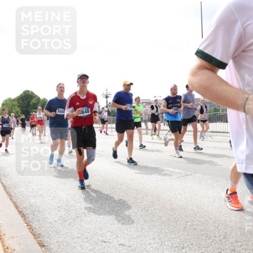 29.06.2025 - hella hamburg halbmarathon Lena Gebhardt http://msf.ph/oto/8411497 29.06.2025 10:41:51 Lombardsbrücke 16364, 8004, 848, 158, 450, 190, 1039, 1314, 1509, 1536, 1542, 1623, 1648, 1712, 1752, 2145, 2153, 2258, 2523, 2974, 3276, 3326, 3344, 3459, 3460, 3568, 3623, 4329, 4415, 4541, 4610, 4735, 4736, 4787, 5432, 5671, 5942, 6136, 6137, 6153, 6320, 6430, 6436, 6450, 6618, 6793, 6837, 6846, 6894, 7022, 7023, 7477, 7955, 7968, 8004, 8162, 8163, 8300, 8301, 8443, 8848, 8897, 8908, 9008, 9223, 9467, 9588, 10027, 10348, 10483, 10623, 11011, 11166 meine-sportfotos.de