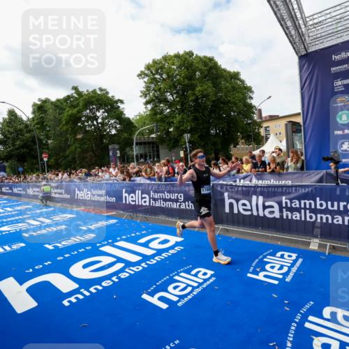 29.06.2025 - hella hamburg halbmarathon Zöllner http://msf.ph/oto/8411505 29.06.2025 10:22:10 Ziel 16068, 17886, 18693 meine-sportfotos.de