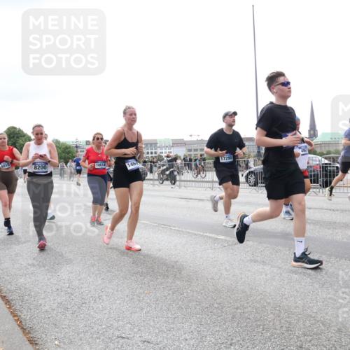 29.06.2025 - hella hamburg halbmarathon Lena Gebhardt http://msf.ph/oto/8411506 29.06.2025 10:51:08 Lombardsbrücke 11052, 14010, 8200, 10614, 146, 17295, 4961, 1672, 1129, 1203, 1208, 1404, 1478, 1617, 1930, 2200, 2202, 2358, 2380, 2484, 2485, 2859, 3184, 3229, 3647, 3838, 3934, 4156, 4652, 4695, 4713, 4771, 4848, 4920, 5286, 5289, 5357, 5530, 6178, 6961, 7012, 7133, 7141, 7161, 7770, 7771, 7825, 7938, 8040, 8200, 8410, 8672, 8779, 8833, 8986, 9096, 9166, 9167, 9168, 9582, 9583, 9763, 9933, 10029, 10437, 10552, 10614, 10636, 11034, 11052, 11252, 11575, 11577, 12392, 12393, 14534 meine-sportfotos.de