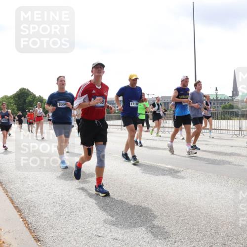 29.06.2025 - hella hamburg halbmarathon Lena Gebhardt http://msf.ph/oto/8411523 29.06.2025 10:41:51 Lombardsbrücke 16364, 8004, 17158, 1039, 1314, 1509, 1536, 1542, 1623, 1648, 1712, 1752, 2145, 2153, 2258, 2523, 2974, 3276, 3326, 3344, 3459, 3460, 3568, 3623, 4329, 4415, 4541, 4610, 4735, 4736, 4787, 5432, 5671, 5942, 6136, 6137, 6153, 6320, 6430, 6436, 6450, 6618, 6793, 6837, 6846, 6894, 7022, 7023, 7477, 7955, 7968, 8004, 8162, 8163, 8300, 8301, 8443, 8848, 8897, 8908, 9008, 9223, 9467, 9588, 10027, 10348, 10483, 10623, 11011, 11166 meine-sportfotos.de