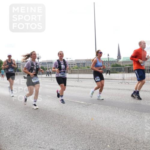 29.06.2025 - hella hamburg halbmarathon Lena Gebhardt http://msf.ph/oto/8411524 29.06.2025 10:25:25 Lombardsbrücke 16422, 11921, 16421, 3963, 3961, 896, 1093, 1305, 1627, 1740, 2000, 2278, 3343, 3920, 3961, 3963, 5028, 5564, 5814, 6869, 7778, 8083, 8962, 9573, 9811, 9927, 10845, 10846, 11157, 11400, 11662, 11921, 13510, 13653, 13842, 14086, 14649, 14936, 15016, 15119, 15153, 15283, 15679, 15942, 16289, 16381, 16421, 16422, 17185, 17954 meine-sportfotos.de