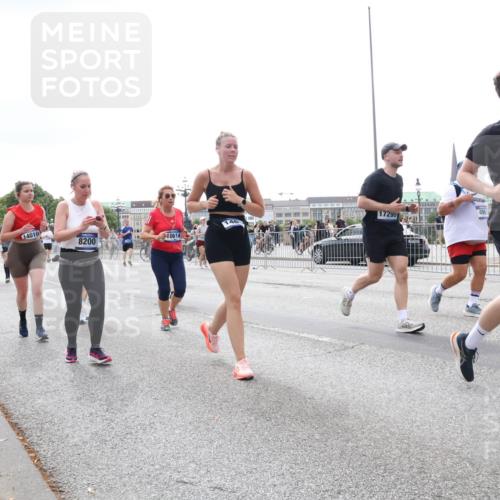 29.06.2025 - hella hamburg halbmarathon Lena Gebhardt http://msf.ph/oto/8411532 29.06.2025 10:51:09 Lombardsbrücke 14010, 46, 17295, 496, 8200, 10614, 15250, 1412, 1129, 1203, 1208, 1404, 1478, 1617, 1930, 2200, 2202, 2358, 2380, 2484, 2485, 2859, 3184, 3229, 3647, 3934, 4156, 4652, 4713, 4771, 4848, 4878, 4920, 5286, 5289, 5357, 5394, 5530, 6178, 6961, 7012, 7133, 7141, 7161, 7769, 7770, 7771, 7825, 8040, 8200, 8410, 8672, 8779, 8833, 8986, 9096, 9166, 9167, 9168, 9582, 9583, 9763, 10029, 10437, 10552, 10614, 10636, 11034, 11052, 11252, 11575, 11577, 12392, 12393, 14534 meine-sportfotos.de
