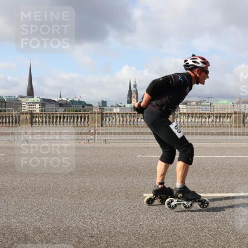 29.06.2025 - hella hamburg halbmarathon Lena Gebhardt http://msf.ph/oto/8411535 29.06.2025 08:55:27 Lombardsbrücke  meine-sportfotos.de