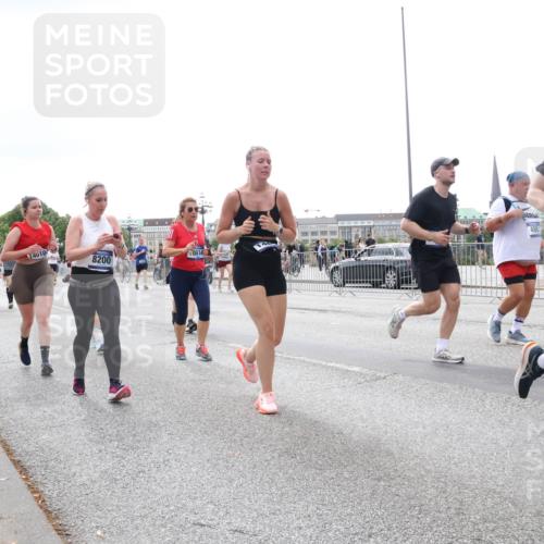 29.06.2025 - hella hamburg halbmarathon Lena Gebhardt http://msf.ph/oto/8411559 29.06.2025 10:51:09 Lombardsbrücke 11052, 14010, 8200, 0614, 15250, 1412, 496, 1129, 1203, 1208, 1404, 1478, 1617, 1930, 2200, 2202, 2358, 2380, 2484, 2485, 2859, 3184, 3229, 3647, 3934, 4156, 4652, 4713, 4771, 4848, 4878, 4920, 5286, 5289, 5357, 5394, 5530, 6178, 6961, 7012, 7133, 7141, 7161, 7769, 7770, 7771, 7825, 8040, 8200, 8410, 8672, 8779, 8833, 8986, 9096, 9166, 9167, 9168, 9582, 9583, 9763, 10029, 10437, 10552, 10614, 10636, 11034, 11052, 11252, 11575, 11577, 12392, 12393, 14534 meine-sportfotos.de