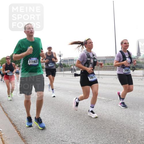 29.06.2025 - hella hamburg halbmarathon Lena Gebhardt http://msf.ph/oto/8411589 29.06.2025 10:25:26 Lombardsbrücke 478, 16422, 11921, 16421, 3963, 3961, 896, 1093, 1305, 1481, 1627, 1740, 2000, 2278, 3343, 3920, 3961, 3963, 5028, 5564, 5814, 6869, 7778, 8083, 8881, 8962, 9573, 9811, 9927, 10845, 10846, 11157, 11400, 11662, 11921, 13510, 13653, 13842, 14086, 14649, 14936, 15016, 15119, 15153, 15283, 15679, 16289, 16381, 16421, 16422, 17185, 17954 meine-sportfotos.de