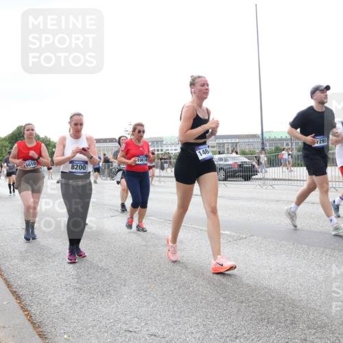 29.06.2025 - hella hamburg halbmarathon Lena Gebhardt http://msf.ph/oto/8411590 29.06.2025 10:51:09 Lombardsbrücke 11052, 4010, 8200, 10614, 146, 7295, 4961, 1129, 1203, 1208, 1404, 1478, 1617, 1930, 2200, 2202, 2358, 2380, 2484, 2485, 2859, 3184, 3229, 3647, 3934, 4156, 4652, 4713, 4771, 4848, 4878, 4920, 5286, 5289, 5357, 5394, 5530, 6178, 6961, 7012, 7133, 7141, 7161, 7769, 7770, 7771, 7825, 8040, 8200, 8410, 8672, 8779, 8833, 8986, 9096, 9166, 9167, 9168, 9582, 9583, 9763, 10029, 10437, 10552, 10614, 10636, 11034, 11052, 11252, 11575, 11577, 12392, 12393, 14534 meine-sportfotos.de