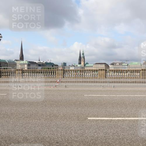 29.06.2025 - hella hamburg halbmarathon Lena Gebhardt http://msf.ph/oto/8411612 29.06.2025 08:55:32 Lombardsbrücke  meine-sportfotos.de