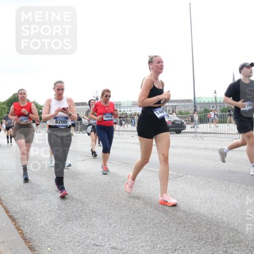 29.06.2025 - hella hamburg halbmarathon Lena Gebhardt http://msf.ph/oto/8411615 29.06.2025 10:51:09 Lombardsbrücke 11052, 8200, 1055, 10614, 146, 295, 4961, 1129, 1203, 1208, 1404, 1478, 1617, 1930, 2200, 2202, 2358, 2380, 2484, 2485, 2859, 3184, 3229, 3647, 3934, 4156, 4652, 4713, 4771, 4848, 4878, 4920, 5286, 5289, 5357, 5394, 5530, 6178, 6961, 7012, 7133, 7141, 7161, 7769, 7770, 7771, 7825, 8040, 8200, 8410, 8672, 8779, 8833, 8986, 9096, 9166, 9167, 9168, 9582, 9583, 9763, 10029, 10437, 10552, 10614, 10636, 11034, 11052, 11252, 11575, 11577, 12392, 12393, 14534 meine-sportfotos.de