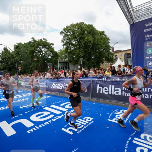 29.06.2025 - hella hamburg halbmarathon Zöllner http://msf.ph/oto/8411624 29.06.2025 10:46:09 Ziel 1759, 2707, 3087, 5648, 6460, 7961, 8269, 9585, 11125, 11936, 12269, 13630, 14804, 16136, 16466, 16475, 18081, 18702 meine-sportfotos.de
