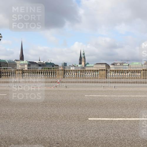 29.06.2025 - hella hamburg halbmarathon Lena Gebhardt http://msf.ph/oto/8411640 29.06.2025 08:55:32 Lombardsbrücke  meine-sportfotos.de