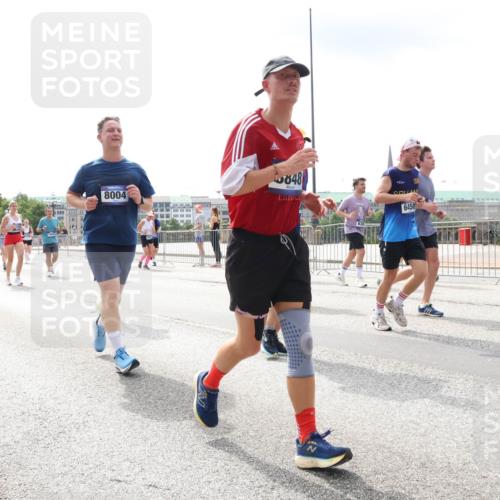 29.06.2025 - hella hamburg halbmarathon Lena Gebhardt http://msf.ph/oto/8411653 29.06.2025 10:41:52 Lombardsbrücke 16364, 8004, 048, 6450, 1039, 1314, 1509, 1536, 1542, 1623, 1648, 1712, 1752, 2145, 2153, 2258, 2523, 2974, 3276, 3326, 3344, 3459, 3460, 3568, 3623, 4329, 4415, 4541, 4610, 4735, 4736, 4787, 5432, 5671, 5942, 6136, 6137, 6153, 6320, 6430, 6436, 6450, 6618, 6793, 6837, 6846, 6894, 7022, 7023, 7477, 7955, 7968, 8004, 8162, 8163, 8300, 8301, 8443, 8848, 8897, 8908, 9008, 9223, 9467, 9588, 10027, 10348, 10483, 10623, 11011, 11166 meine-sportfotos.de