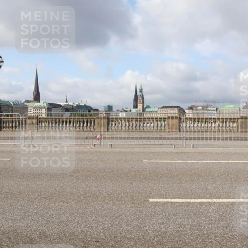 29.06.2025 - hella hamburg halbmarathon Lena Gebhardt http://msf.ph/oto/8411665 29.06.2025 08:55:32 Lombardsbrücke  meine-sportfotos.de