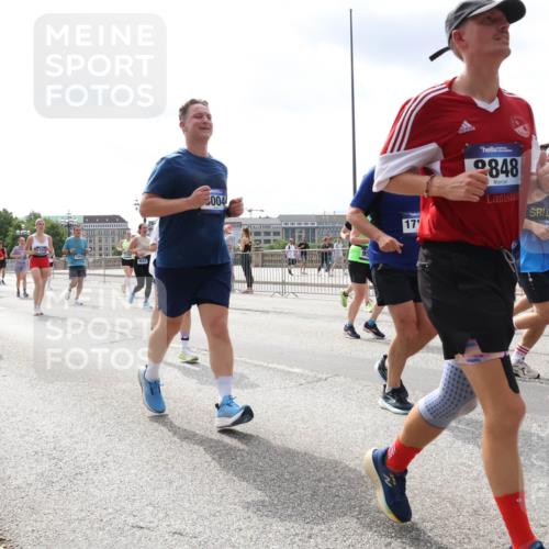 29.06.2025 - hella hamburg halbmarathon Lena Gebhardt http://msf.ph/oto/8411705 29.06.2025 10:41:52 Lombardsbrücke 16364, 004, 17, 2848, 45, 1039, 1314, 1509, 1536, 1542, 1623, 1648, 1712, 1752, 2145, 2153, 2258, 2523, 2974, 3276, 3326, 3344, 3459, 3460, 3568, 3623, 4329, 4415, 4541, 4610, 4735, 4736, 4787, 5432, 5671, 5942, 6136, 6137, 6153, 6320, 6430, 6436, 6450, 6618, 6793, 6837, 6846, 6894, 7022, 7023, 7477, 7955, 7968, 8004, 8162, 8163, 8300, 8301, 8443, 8848, 8897, 8908, 9008, 9223, 9467, 9588, 10027, 10348, 10483, 10623, 11011, 11166 meine-sportfotos.de