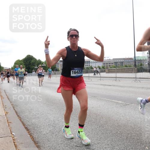 29.06.2025 - hella hamburg halbmarathon Lena Gebhardt http://msf.ph/oto/8411706 29.06.2025 10:25:27 Lombardsbrücke 6478, 1351, 16422, 16421, 1093, 1305, 1481, 1627, 1740, 2000, 2278, 3343, 3920, 3961, 3963, 4378, 5028, 5564, 5814, 6869, 7778, 8083, 8881, 8962, 9573, 9811, 9927, 10845, 10846, 11157, 11400, 11662, 11921, 12505, 13510, 13653, 13842, 14086, 14649, 14936, 15016, 15119, 15153, 15283, 15679, 16289, 16354, 16381, 16421, 16422, 17185, 17954 meine-sportfotos.de