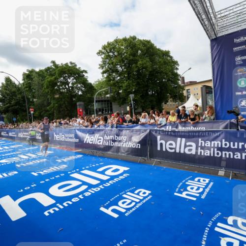 29.06.2025 - hella hamburg halbmarathon Zöllner http://msf.ph/oto/8411733 29.06.2025 10:22:40 Ziel 2618, 3720 meine-sportfotos.de