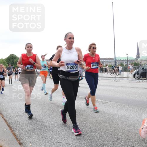 29.06.2025 - hella hamburg halbmarathon Lena Gebhardt http://msf.ph/oto/8411734 29.06.2025 10:51:10 Lombardsbrücke 14010, 11252, 8200, 10614, 1129, 1203, 1208, 1404, 1478, 1617, 1930, 2200, 2202, 2358, 2380, 2484, 2485, 2859, 3184, 3229, 3647, 3934, 4156, 4652, 4713, 4771, 4848, 4878, 4920, 5286, 5289, 5357, 5394, 5530, 6178, 6961, 7012, 7133, 7141, 7161, 7769, 7770, 7771, 7825, 8040, 8200, 8410, 8672, 8779, 8986, 9166, 9167, 9168, 9582, 9583, 9763, 10029, 10437, 10552, 10614, 10636, 11034, 11052, 11252, 11575, 11577, 12392, 12393, 14534 meine-sportfotos.de