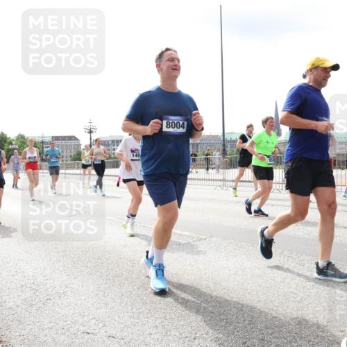 29.06.2025 - hella hamburg halbmarathon Lena Gebhardt http://msf.ph/oto/8411735 29.06.2025 10:41:52 Lombardsbrücke 1616, 16364, 4541, 149, 8004, 1039, 1314, 1509, 1536, 1542, 1623, 1648, 1712, 1752, 2145, 2153, 2258, 2523, 2974, 3276, 3326, 3344, 3459, 3460, 3568, 3623, 4329, 4415, 4541, 4610, 4735, 4736, 4787, 5432, 5671, 5942, 6136, 6137, 6153, 6320, 6430, 6436, 6450, 6618, 6793, 6837, 6846, 6894, 7022, 7023, 7477, 7955, 7968, 8004, 8162, 8163, 8300, 8301, 8443, 8848, 8897, 8908, 9008, 9223, 9467, 9588, 10027, 10348, 10483, 10623, 11011, 11166 meine-sportfotos.de