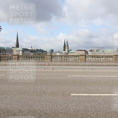 29.06.2025 - hella hamburg halbmarathon Lena Gebhardt http://msf.ph/oto/8411750 29.06.2025 08:55:32 Lombardsbrücke  meine-sportfotos.de