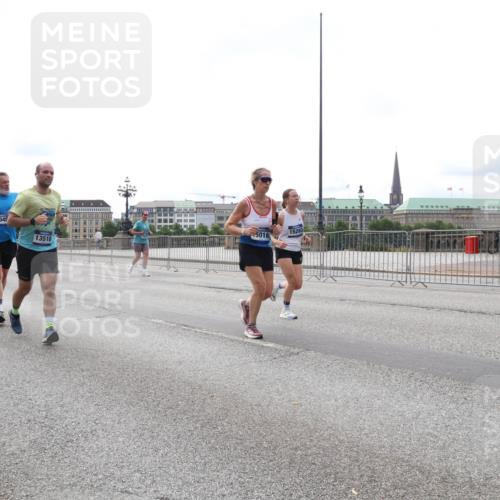29.06.2025 - hella hamburg halbmarathon Lena Gebhardt http://msf.ph/oto/8411782 29.06.2025 10:25:31 Lombardsbrücke 15119, 1045, 5016, 13510, 15283, 1093, 1305, 1481, 1627, 2000, 2278, 3343, 3765, 3920, 3961, 3963, 4378, 5028, 5564, 5814, 6869, 7778, 8083, 8881, 8962, 9811, 9927, 10104, 10845, 10846, 11157, 11662, 11699, 11921, 12074, 12505, 13510, 13653, 13842, 14086, 14649, 14936, 15016, 15119, 15153, 15283, 15679, 16289, 16354, 16381, 16421, 16422, 16927 meine-sportfotos.de