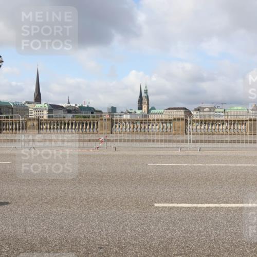 29.06.2025 - hella hamburg halbmarathon Lena Gebhardt http://msf.ph/oto/8411802 29.06.2025 08:55:32 Lombardsbrücke  meine-sportfotos.de