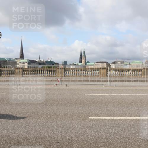 29.06.2025 - hella hamburg halbmarathon Lena Gebhardt http://msf.ph/oto/8411832 29.06.2025 08:55:32 Lombardsbrücke  meine-sportfotos.de