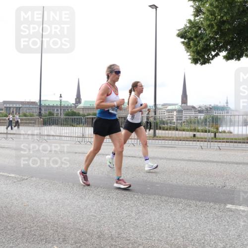 29.06.2025 - hella hamburg halbmarathon Lena Gebhardt http://msf.ph/oto/8411846 29.06.2025 10:25:32 Lombardsbrücke 2025, 3510, 75016, 1093, 1305, 1481, 1627, 2000, 2278, 3343, 3765, 3920, 3961, 3963, 4378, 5028, 5564, 5814, 6869, 8083, 8881, 8962, 9811, 9927, 10104, 10845, 10846, 11157, 11662, 11699, 11921, 12074, 12505, 13510, 13653, 13842, 14086, 14649, 14936, 15016, 15119, 15153, 15283, 15679, 16289, 16354, 16381, 16421, 16422, 16927 meine-sportfotos.de
