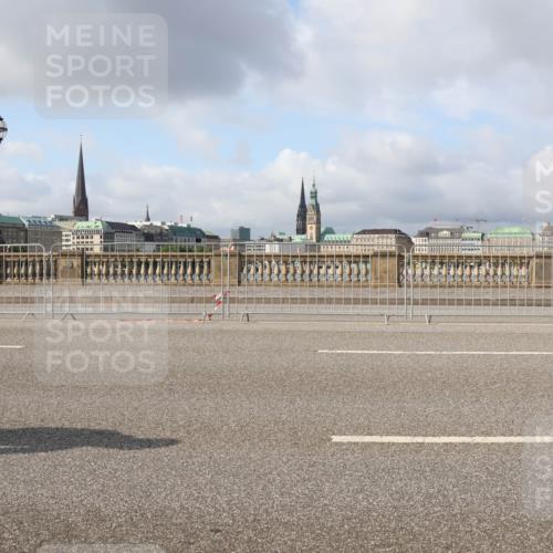 29.06.2025 - hella hamburg halbmarathon Lena Gebhardt http://msf.ph/oto/8411863 29.06.2025 08:55:32 Lombardsbrücke  meine-sportfotos.de