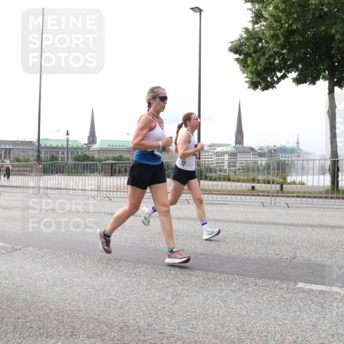 29.06.2025 - hella hamburg halbmarathon Lena Gebhardt http://msf.ph/oto/8411874 29.06.2025 10:25:32 Lombardsbrücke 1093, 1305, 1481, 1627, 2000, 2278, 3343, 3765, 3920, 3961, 3963, 4378, 5028, 5564, 5814, 6869, 8083, 8881, 8962, 9811, 9927, 10104, 10845, 10846, 11157, 11662, 11699, 11921, 12074, 12505, 13510, 13653, 13842, 14086, 14649, 14936, 15016, 15119, 15153, 15283, 15679, 16289, 16354, 16381, 16421, 16422, 16927 meine-sportfotos.de