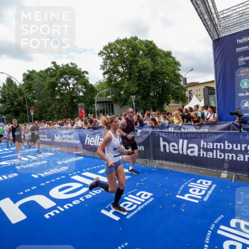 29.06.2025 - hella hamburg halbmarathon Zöllner http://msf.ph/oto/8411898 29.06.2025 10:46:19 Ziel 1569, 2048, 2590, 3056, 4949, 6388, 6691, 7450, 9497, 10796, 11094, 14200, 14262, 17190, 18118, 18797 meine-sportfotos.de