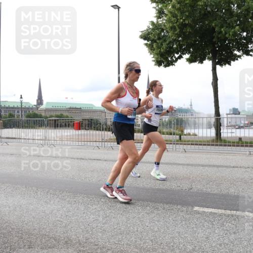 29.06.2025 - hella hamburg halbmarathon Lena Gebhardt http://msf.ph/oto/8411900 29.06.2025 10:25:32 Lombardsbrücke 15283, 1093, 1305, 1481, 1627, 2000, 2278, 3343, 3765, 3920, 3961, 3963, 4378, 5028, 5564, 5814, 6869, 8083, 8881, 8962, 9811, 9927, 10104, 10845, 10846, 11157, 11662, 11699, 11921, 12074, 12505, 13510, 13653, 13842, 14086, 14649, 14936, 15016, 15119, 15153, 15283, 15679, 16289, 16354, 16381, 16421, 16422, 16927 meine-sportfotos.de