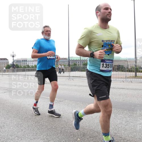 29.06.2025 - hella hamburg halbmarathon Lena Gebhardt http://msf.ph/oto/8412001 29.06.2025 10:25:33 Lombardsbrücke 15119, 2025, 13510, 1093, 1305, 1479, 1481, 1627, 2000, 2278, 3343, 3765, 3920, 3961, 3963, 4378, 5028, 5564, 5814, 6869, 8083, 8881, 8962, 9811, 9927, 10104, 10845, 10846, 11157, 11662, 11699, 11921, 12074, 12505, 13510, 13653, 13842, 14086, 14649, 14936, 15016, 15119, 15283, 15679, 16289, 16354, 16381, 16421, 16422, 16927 meine-sportfotos.de