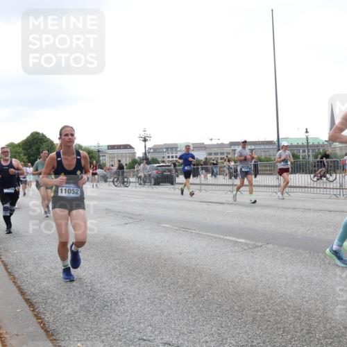 29.06.2025 - hella hamburg halbmarathon Lena Gebhardt http://msf.ph/oto/8412005 29.06.2025 10:51:12 Lombardsbrücke 10029, 11052, 125, 1055, 1129, 1203, 1208, 1404, 1478, 1617, 2200, 2202, 2358, 2380, 2484, 2485, 2859, 3229, 3934, 4156, 4652, 4713, 4771, 4848, 4878, 4920, 5286, 5289, 5357, 5394, 5530, 6091, 6178, 6961, 7012, 7133, 7141, 7161, 7769, 7770, 7771, 7825, 7871, 8040, 8200, 8410, 8672, 8779, 8986, 9166, 9167, 9582, 9583, 9763, 10029, 10437, 10552, 10614, 10636, 11034, 11052, 11252, 11268, 11575, 11577, 12392, 12393, 14534 meine-sportfotos.de