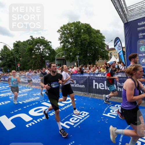 29.06.2025 - hella hamburg halbmarathon Zöllner http://msf.ph/oto/8412215 29.06.2025 10:46:34 Ziel 4237, 4497, 5459, 6978, 8482, 8981, 9232, 9386, 9529, 9786, 12891, 13525, 14228, 14482, 15157, 15206, 17281, 17461, 18882, 19209 meine-sportfotos.de