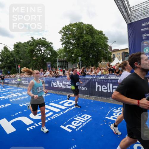 29.06.2025 - hella hamburg halbmarathon Zöllner http://msf.ph/oto/8412230 29.06.2025 10:46:34 Ziel 4237, 4497, 5459, 6978, 8482, 8981, 9232, 9386, 9529, 9786, 12891, 13525, 14228, 14482, 15157, 15206, 17281, 17461, 18882, 19209 meine-sportfotos.de