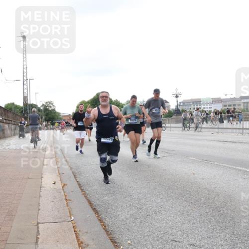 29.06.2025 - hella hamburg halbmarathon Lena Gebhardt http://msf.ph/oto/8412250 29.06.2025 10:51:14 Lombardsbrücke 10029, 7825, 135222, 1129, 1203, 1208, 1404, 1478, 1617, 1997, 2200, 2202, 2308, 2358, 2380, 2484, 2485, 2859, 3229, 3934, 4156, 4652, 4713, 4771, 4808, 4848, 4878, 4920, 5286, 5289, 5357, 5394, 5530, 6091, 6178, 6961, 7012, 7141, 7769, 7770, 7771, 7825, 7871, 7992, 8040, 8200, 8410, 8672, 8779, 8986, 9166, 9167, 9582, 9583, 9763, 10029, 10552, 10614, 10636, 11034, 11052, 11252, 11268, 11575, 11577, 14534 meine-sportfotos.de