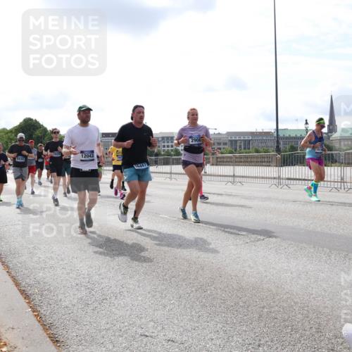 29.06.2025 - hella hamburg halbmarathon Lena Gebhardt http://msf.ph/oto/8412271 29.06.2025 10:17:14 Lombardsbrücke 5929, 5930, 12043, 16447, 2908, 1514, 1083, 1117, 1137, 1240, 1298, 1331, 1348, 1356, 1403, 1477, 1553, 1602, 2225, 2305, 2860, 2908, 3088, 3210, 3450, 3464, 3466, 3622, 3802, 3803, 4194, 4852, 5023, 5390, 5929, 5930, 5995, 6126, 6128, 6328, 6520, 6522, 6742, 6941, 6948, 7011, 7114, 7115, 7257, 7291, 7345, 7360, 7376, 7410, 7445, 7566, 7647, 7844, 7924, 7928, 7945, 8210, 8253, 8263, 8309, 8351, 8433, 8513, 8558, 8619, 8895, 8983, 9091, 9152, 9208, 9259 meine-sportfotos.de